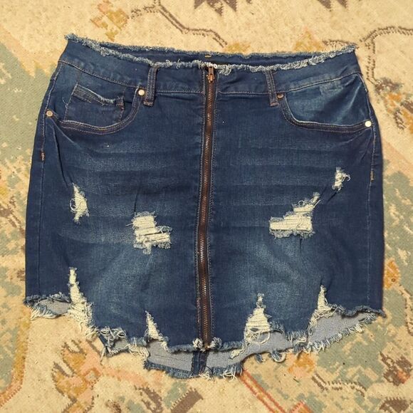 dollhouse Women's Size distressed stretchy Mini Skirt with Full Front Zipper - Picture 1 of 8